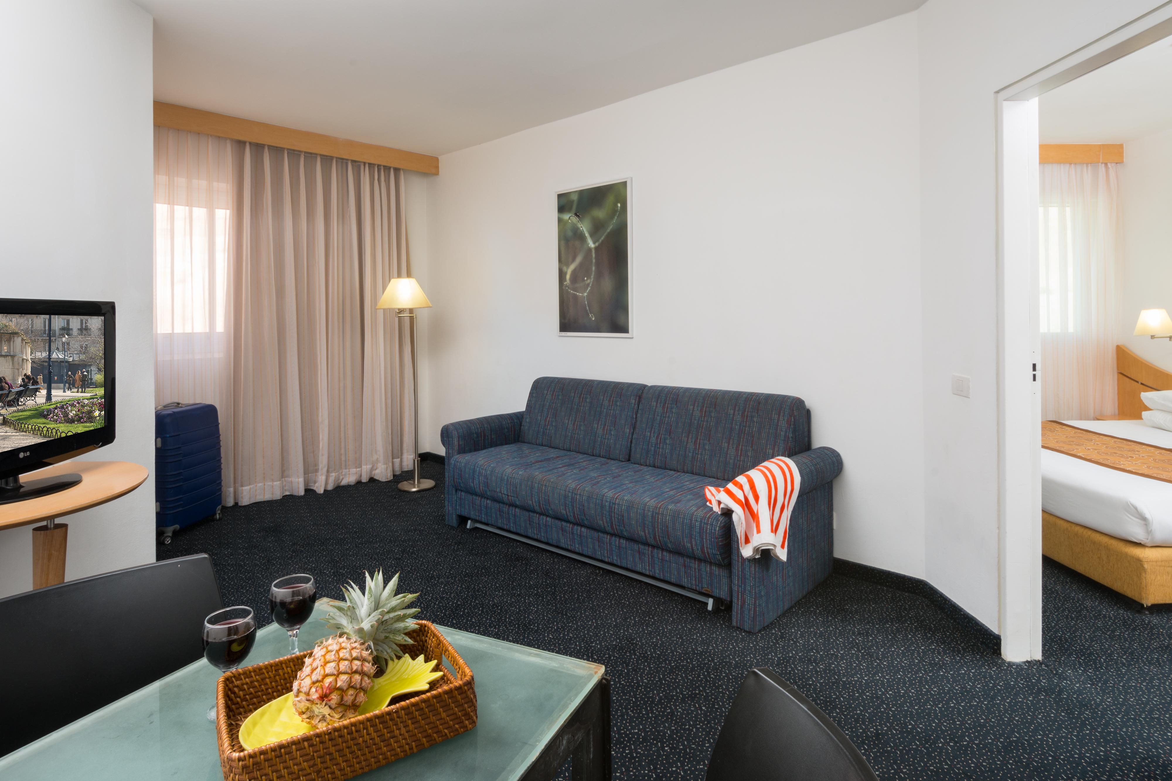 Leonardo Club Hotel Dead Sea Neve Zohar Extérieur photo A typical apartment