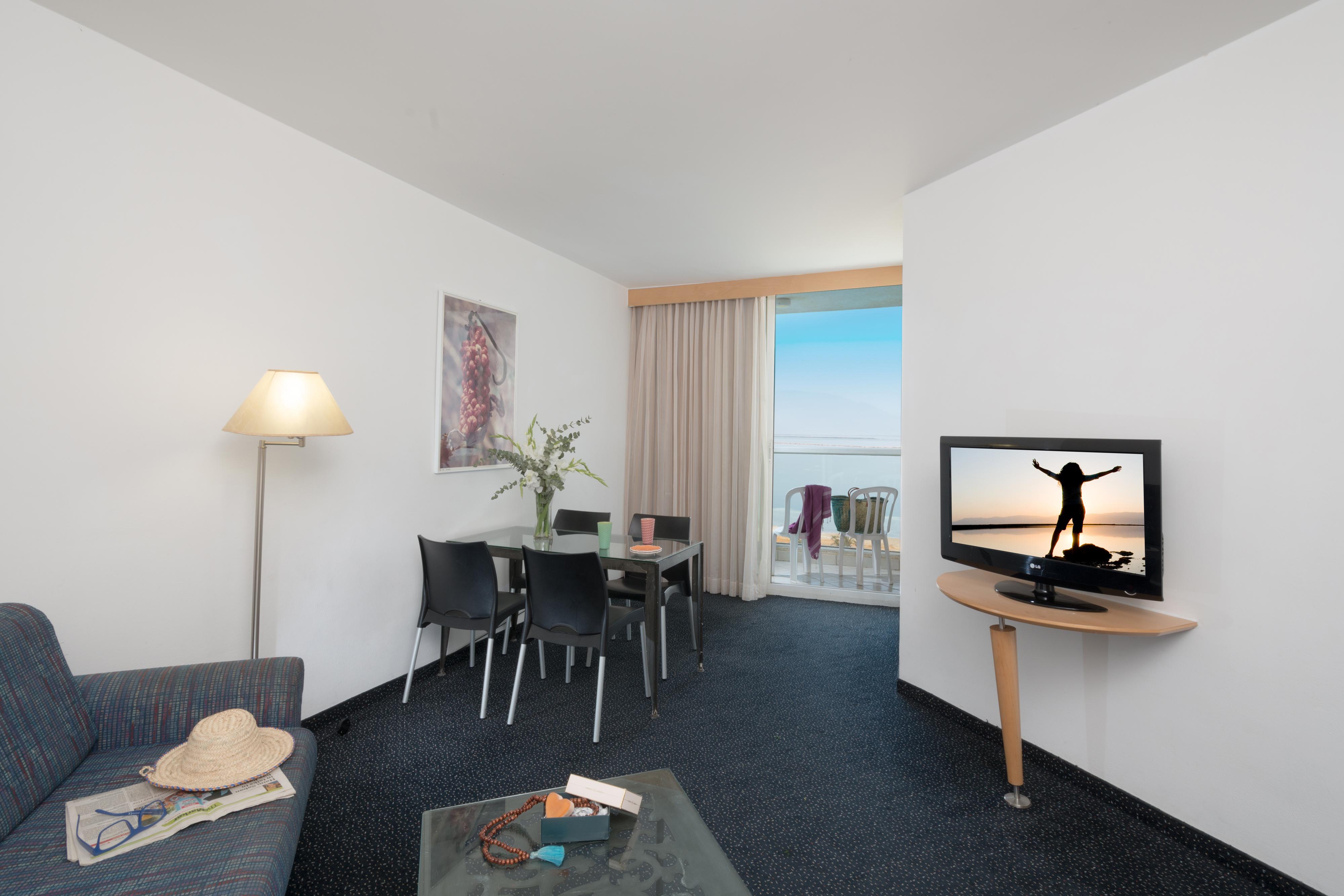 Leonardo Club Hotel Dead Sea Neve Zohar Extérieur photo A typical apartment