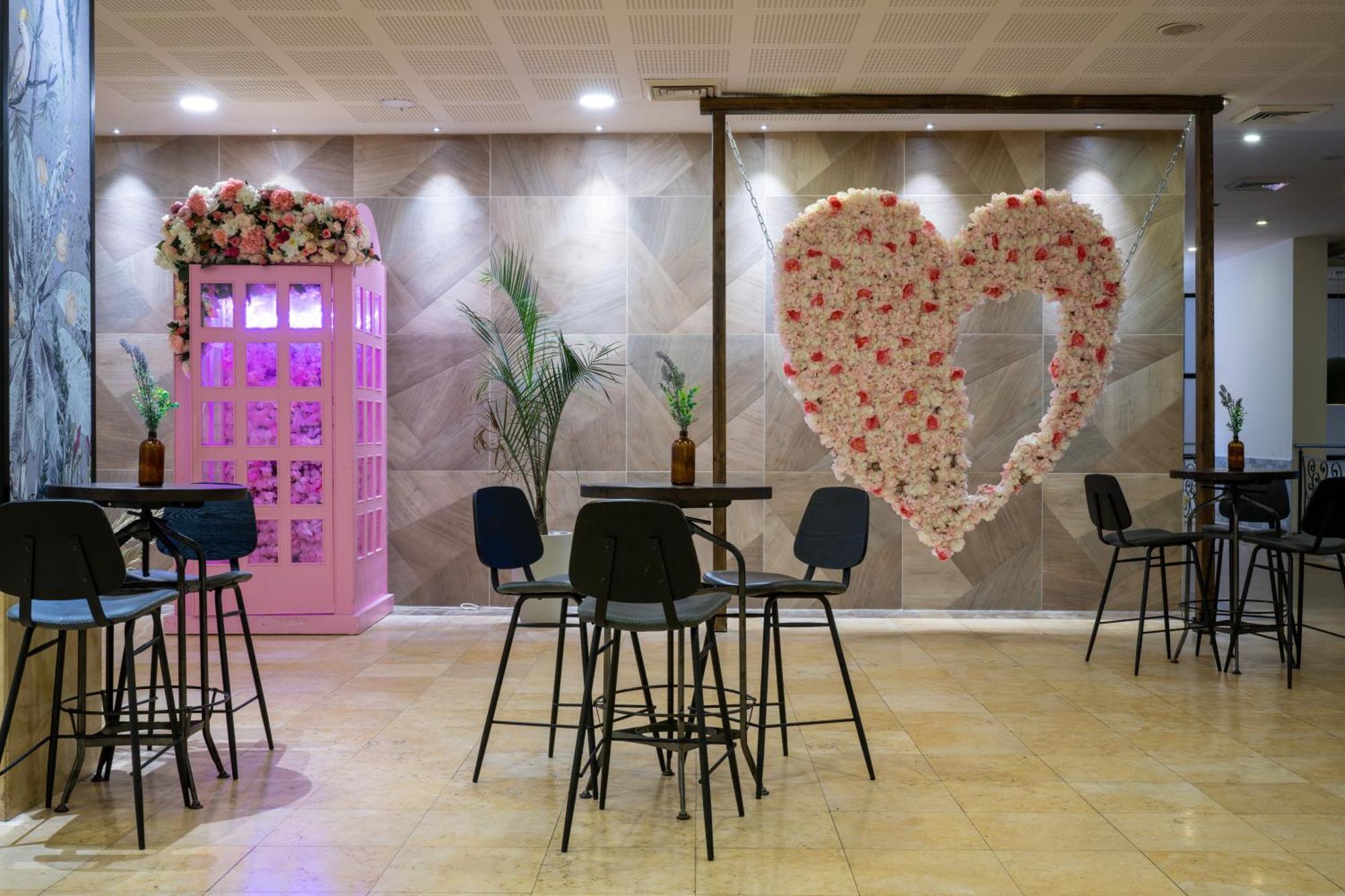 Leonardo Club Hotel Dead Sea Neve Zohar Extérieur photo The interior of the station